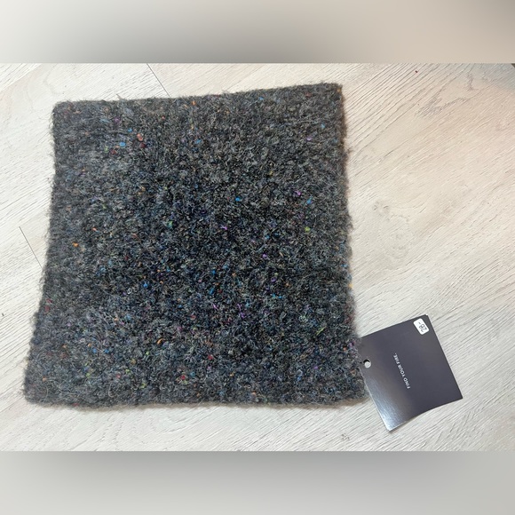 Womens Gray Scarf Do Everything in Love NWT Wild Ember - Picture 2 of 3